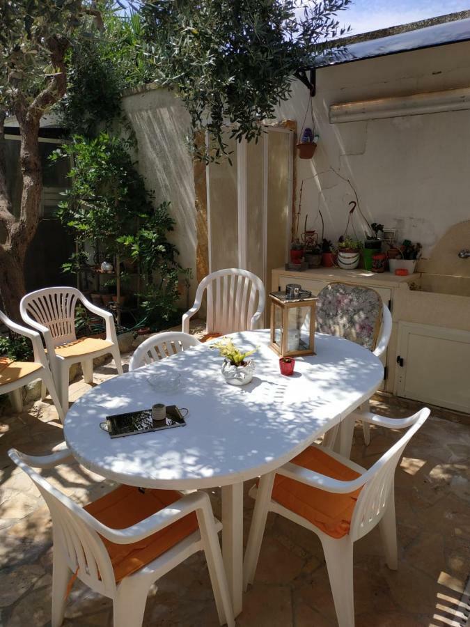 B&B Tra I Mari Del Salento Лече Екстериор снимка