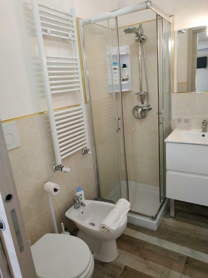B&B Tra I Mari Del Salento Лече Екстериор снимка